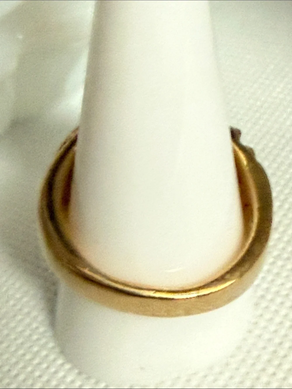 Vintage Big Gold Tone Ring with Black Cabochon size 11.5